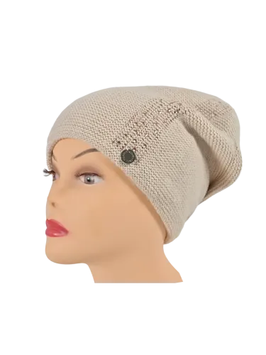Cappello donna Romeo Gigli Milano beige, realizzato tessuto con strass in tinta. La fascia laterale è decorata da una fila di strass che aggiunge eleganza e dettaglio. Adatto per look casual o più raffinati. 2