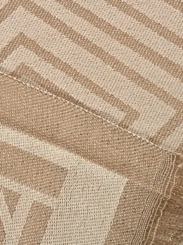 Sciarpa donna Romeo Gigli Milano beige con motivo geometrico in contrasto, realizzata in materiale leggero con piccolissime finiture dorate. 2